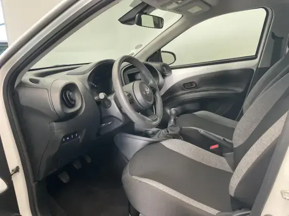 TOYOTA AYGO X - voiture d'occasion - Photo 18