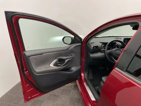 TOYOTA YARIS IV - voiture d'occasion - Photo 19