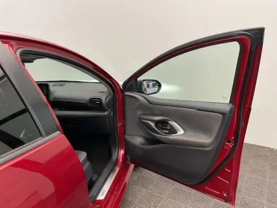 TOYOTA YARIS IV - voiture d'occasion - Photo 20