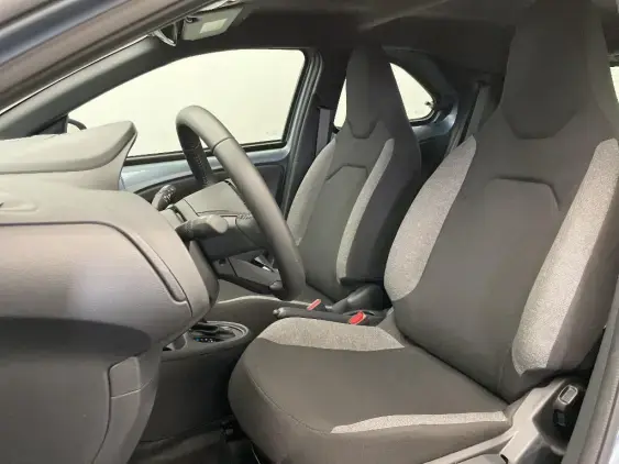 TOYOTA AYGO X - voiture d'occasion - Photo 18