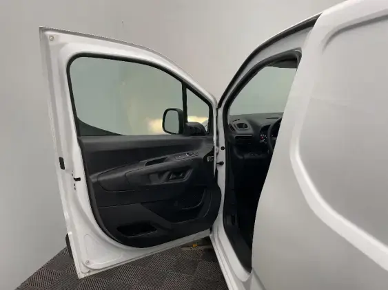 TOYOTA PROACE CITY - voiture d'occasion - Photo 19