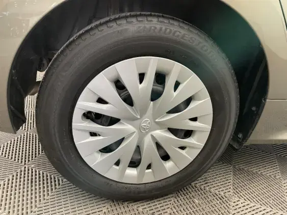 TOYOTA YARIS IV - voiture d'occasion - Photo 25