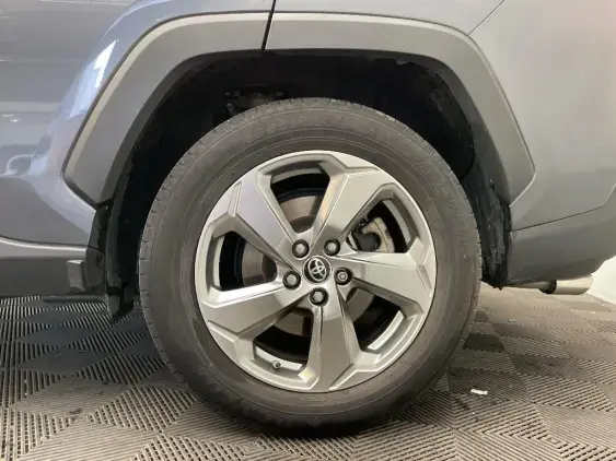 TOYOTA RAV4 V - voiture d'occasion - Photo 24