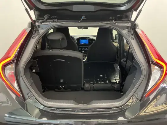 TOYOTA AYGO X - voiture d'occasion - Photo 16