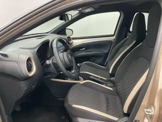 TOYOTA AYGO X - voiture d'occasion - Photo 18