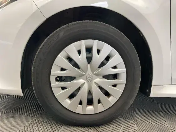 TOYOTA YARIS IV - voiture d'occasion - Photo 23