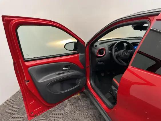 TOYOTA AYGO X - voiture d'occasion - Photo 19