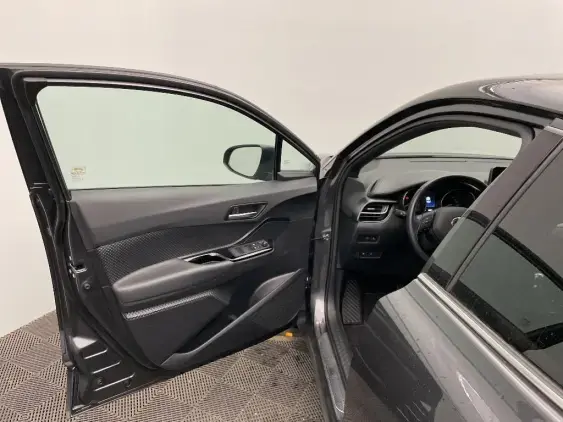 TOYOTA C-HR - voiture d'occasion - Photo 19