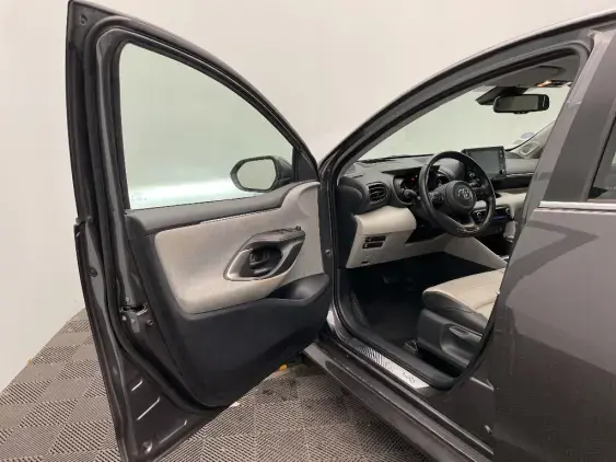 TOYOTA YARIS IV - voiture d'occasion - Photo 18