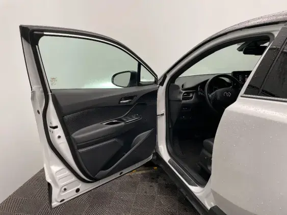 TOYOTA C-HR - voiture d'occasion - Photo 19