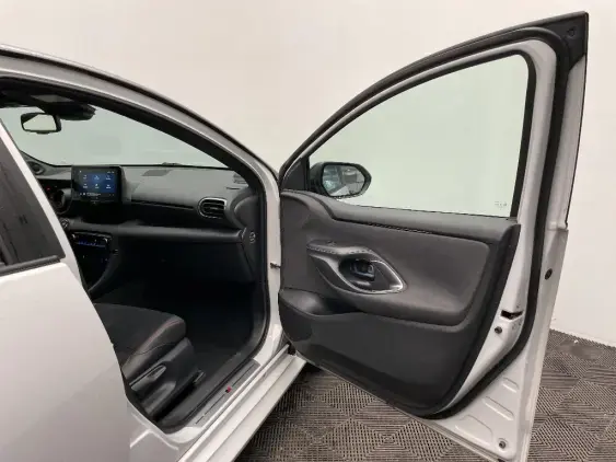 TOYOTA YARIS IV - voiture d'occasion - Photo 20