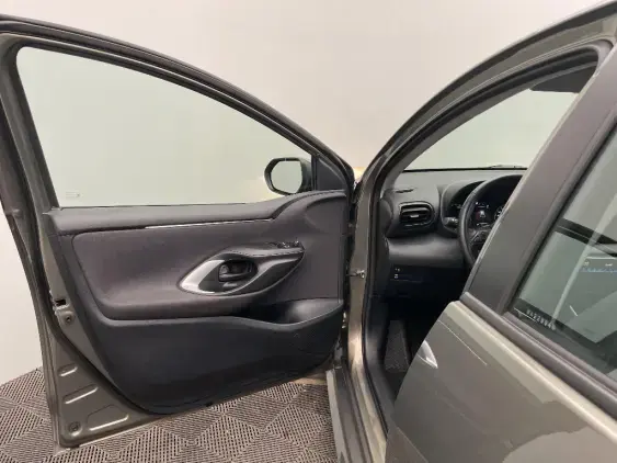 TOYOTA YARIS IV - voiture d'occasion - Photo 19