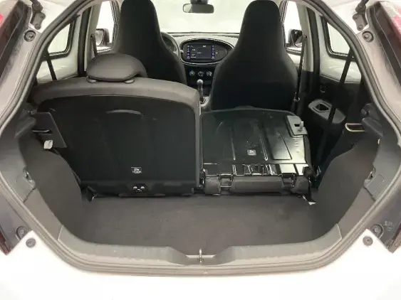 TOYOTA AYGO X - voiture d'occasion - Photo 16