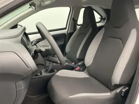 TOYOTA AYGO X - voiture d'occasion - Photo 18