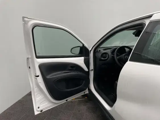 TOYOTA AYGO X - voiture d'occasion - Photo 19