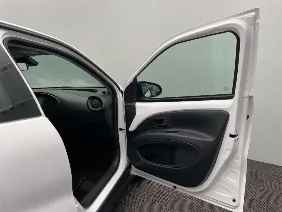 TOYOTA AYGO X - voiture d'occasion - Photo 20