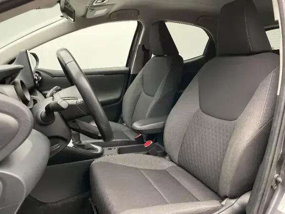 TOYOTA YARIS IV - voiture d'occasion - Photo 18