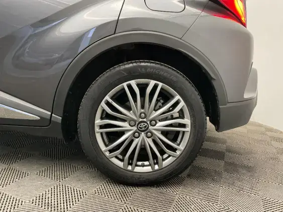 TOYOTA C-HR - voiture d'occasion - Photo 24