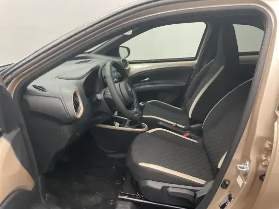 TOYOTA AYGO X - voiture d'occasion - Photo 18