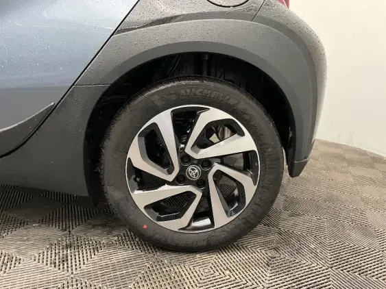 TOYOTA AYGO X - voiture d'occasion - Photo 24