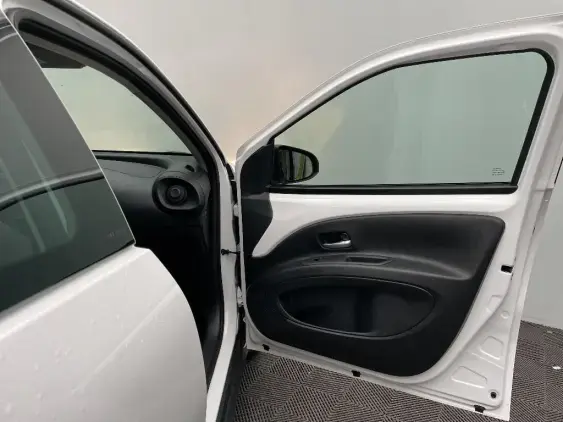 TOYOTA AYGO X - voiture d'occasion - Photo 20