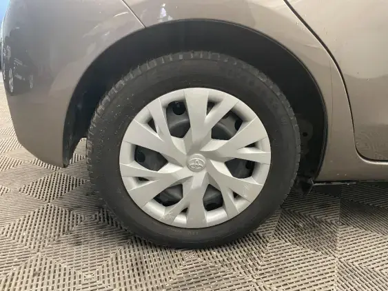 TOYOTA YARIS III - voiture d'occasion - Photo 25