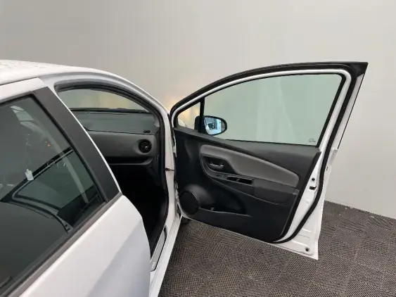 TOYOTA YARIS III - voiture d'occasion - Photo 20