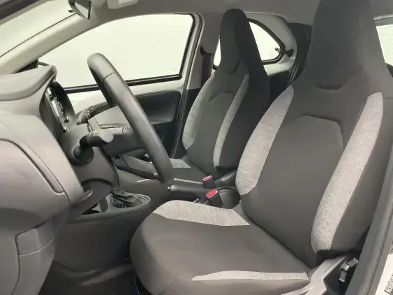 TOYOTA AYGO X - voiture d'occasion - Photo 18