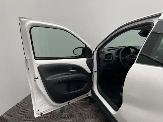 TOYOTA AYGO X - voiture d'occasion - Photo 19