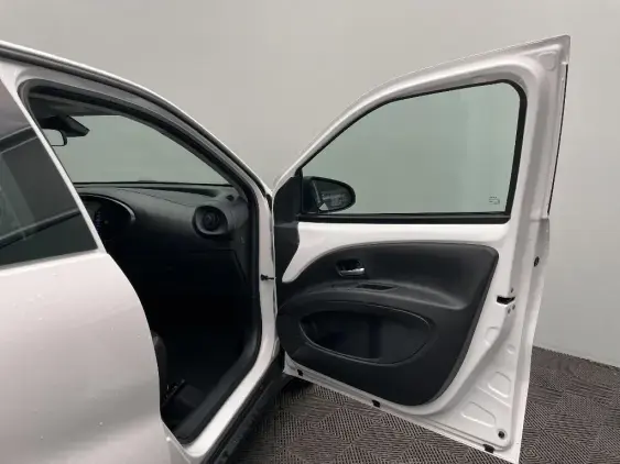 TOYOTA AYGO X - voiture d'occasion - Photo 20