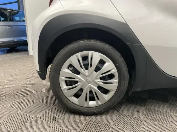 TOYOTA AYGO X - voiture d'occasion - Photo 25