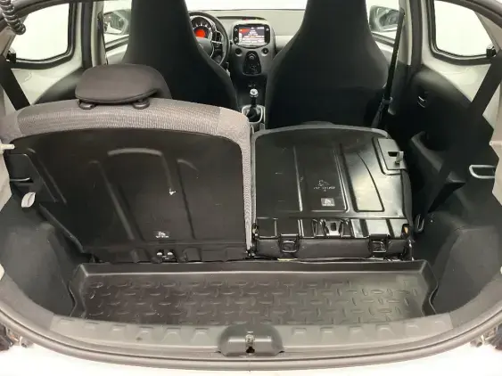 TOYOTA AYGO II - voiture d'occasion - Photo 16