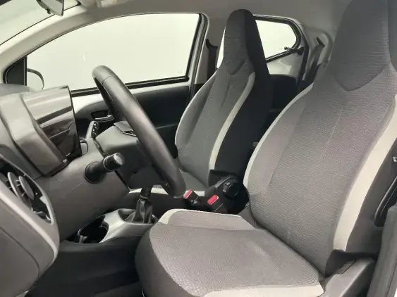 TOYOTA AYGO II - voiture d'occasion - Photo 18