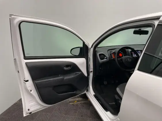 TOYOTA AYGO II - voiture d'occasion - Photo 19