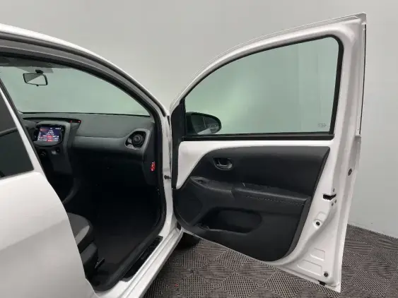 TOYOTA AYGO II - voiture d'occasion - Photo 20