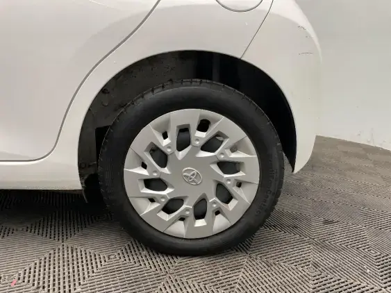 TOYOTA AYGO II - voiture d'occasion - Photo 24