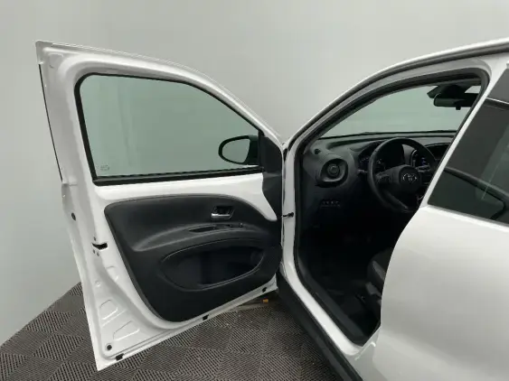 TOYOTA AYGO X - voiture d'occasion - Photo 19