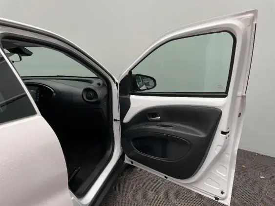 TOYOTA AYGO X - voiture d'occasion - Photo 20