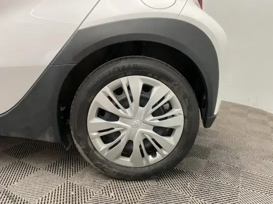 TOYOTA AYGO X - voiture d'occasion - Photo 24