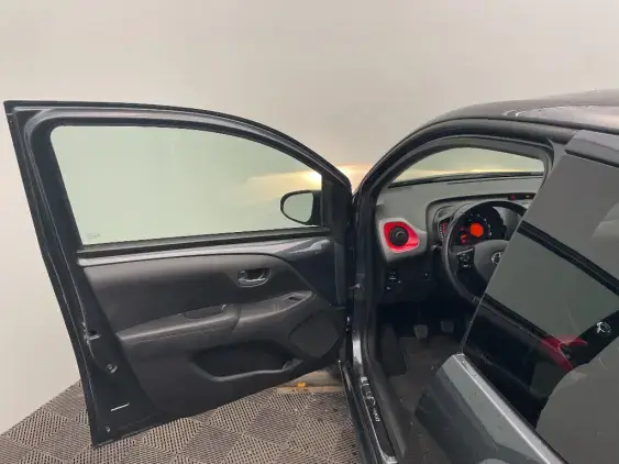 TOYOTA AYGO II - voiture d'occasion - Photo 19