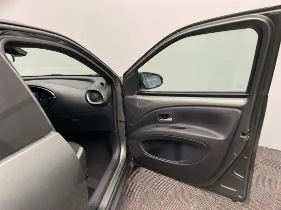 TOYOTA AYGO X - voiture d'occasion - Photo 20