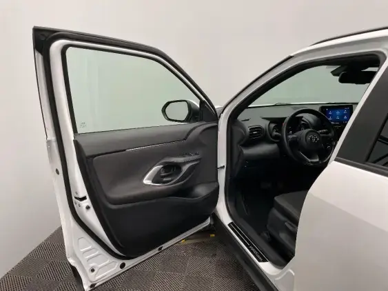 TOYOTA YARIS CROSS I - voiture d'occasion - Photo 19