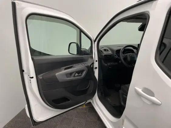 TOYOTA PROACE CITY VERSO - voiture d'occasion - Photo 18