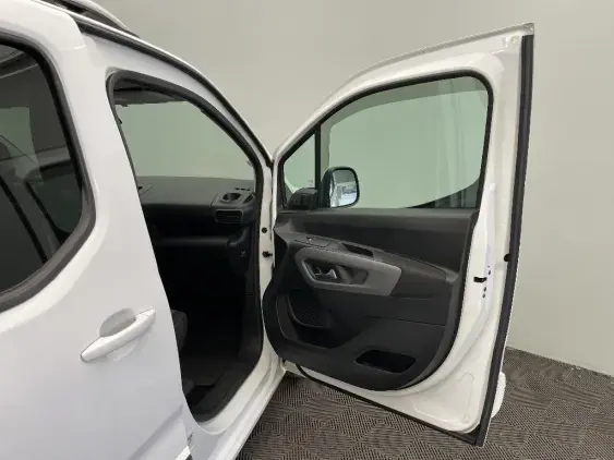 TOYOTA PROACE CITY VERSO - voiture d'occasion - Photo 19