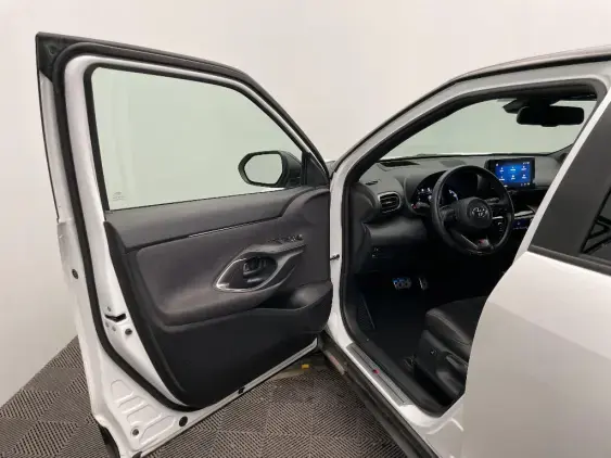 TOYOTA YARIS CROSS I - voiture d'occasion - Photo 19