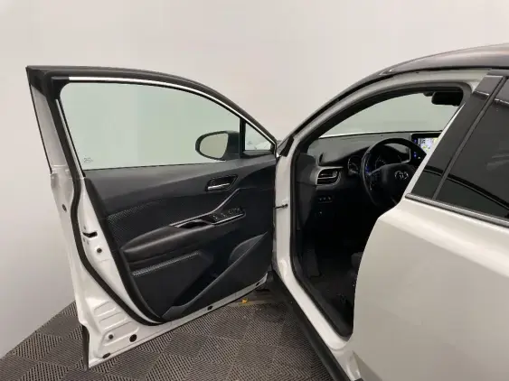 TOYOTA C-HR - voiture d'occasion - Photo 19