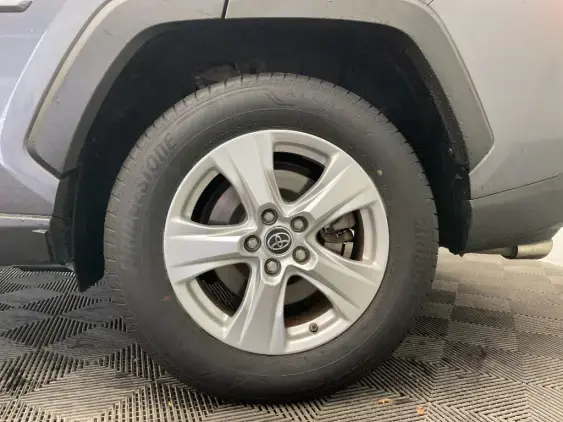 TOYOTA RAV4 V - voiture d'occasion - Photo 24