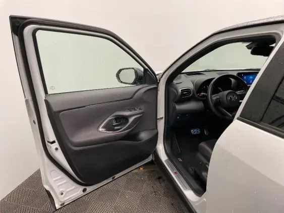 TOYOTA YARIS CROSS I - voiture d'occasion - Photo 19