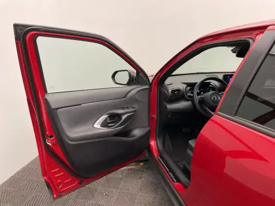 TOYOTA YARIS CROSS I - voiture d'occasion - Photo 19