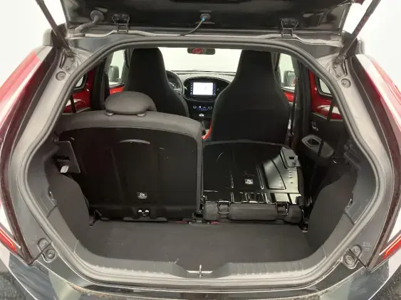 TOYOTA AYGO X - voiture d'occasion - Photo 16